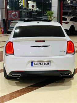 کرایسلەر 300